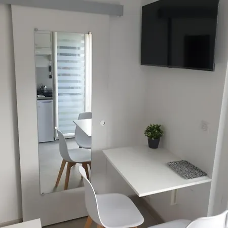 Superbe Studio Entierement Refait A Neuf La Grande-Motte